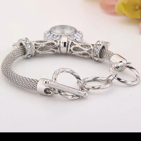 SILVER FASHION WATCH - Picture 3 of 6